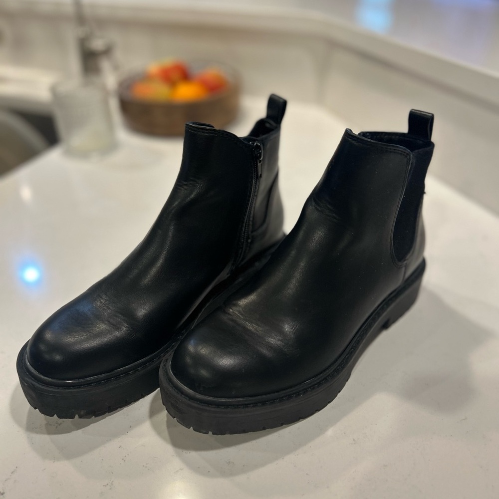 Time and Tru Black Chelsea Ankle Boots Lug Sole Side Zip Women’s Size 7